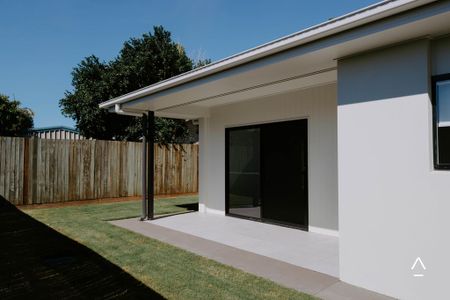 A selection of brand new 3 bed units for lease - 6 month lease term only *Initial access for inspection via Morgan Way - Photo 4