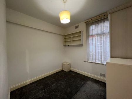 2 bedroom ground floor flat to rent - Photo 2