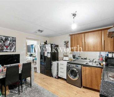 Orpington Gardens, London, N18 - Photo 3