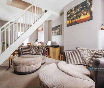 2 bedroom detached house to rent - Photo 3