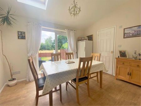 2 bedroom terraced house to rent - Photo 3