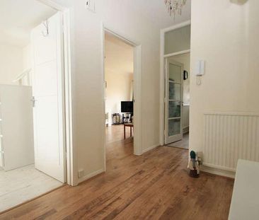 Ash Tree Close, Surbiton, KT6 - Photo 2