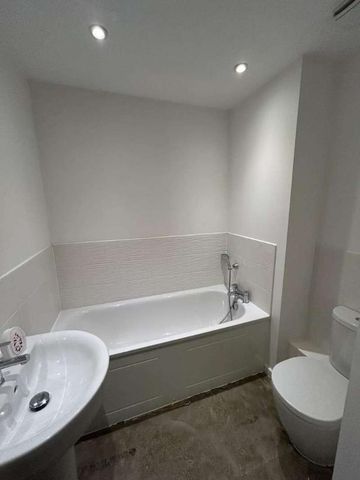 Lintott Gardens, Warrington, WA1 - Photo 2