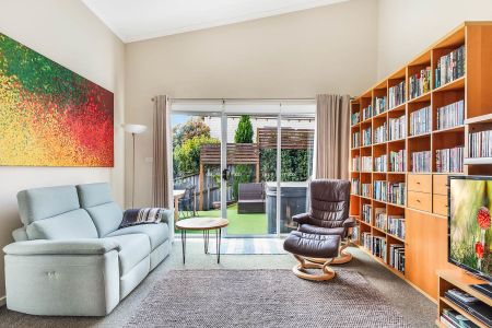 Rural Charm in Exclusive Elambra Estate - Photo 2