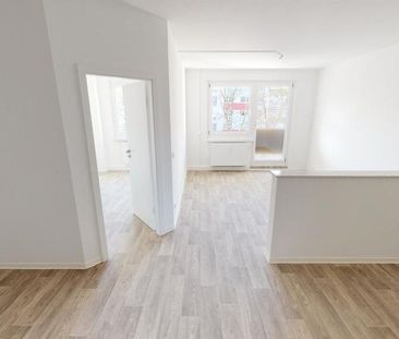 Neu modernisierte 4-Raum-Wohnung mit Balkon - Photo 4