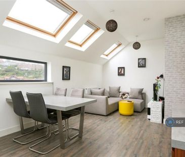 1 bedroom flat to rent - Photo 2