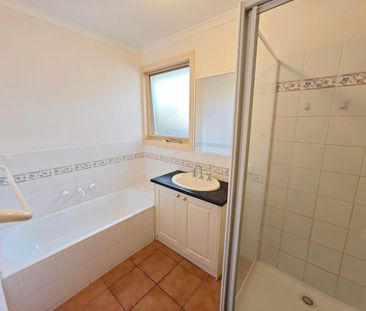 Bright 3 Bedroom + 2 Bath - in Coveted Box Hill High School Zone! - Photo 4