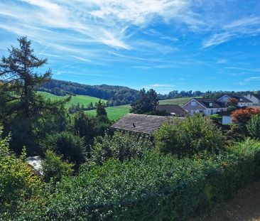 Frisch renovierte 5.5-Zimmer-Wohnung mit Weitblick, Balkon und Gart... - Photo 6