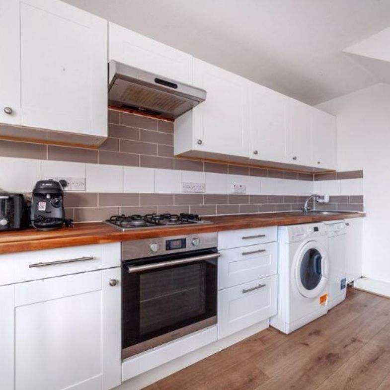 Battersea Bridge Road - Photo 1