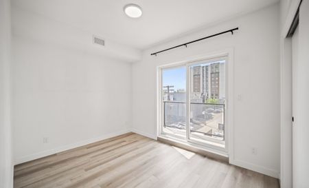 Manchester: Black Accents – Penthouse Suite – 710 Westminster, Winnipeg, MB - Photo 4