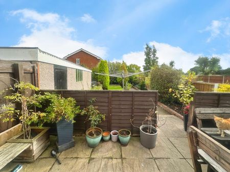 3 bedroom semi-detached house to rent - Photo 5