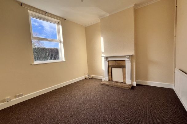 Queen Street - Photo 1