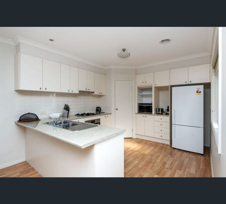 1A Carola Court, Kennington, Vic 3550 - Photo 1