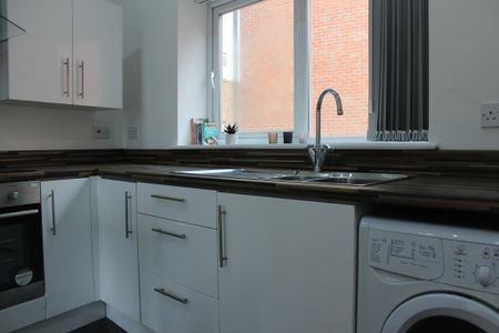 2 bedroom flat to rent - Photo 2
