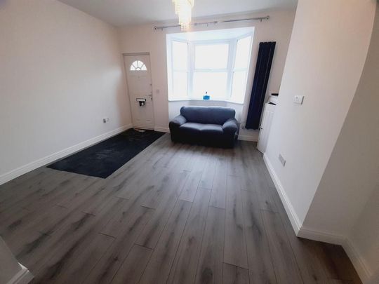 3 bedroom semi-detached house to rent - Photo 1