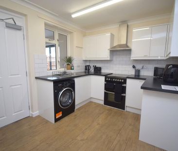 1 bedroom in a house share to rent - Photo 6