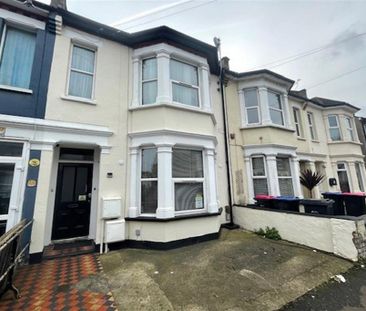 2 bedroom flat to rent - Photo 6