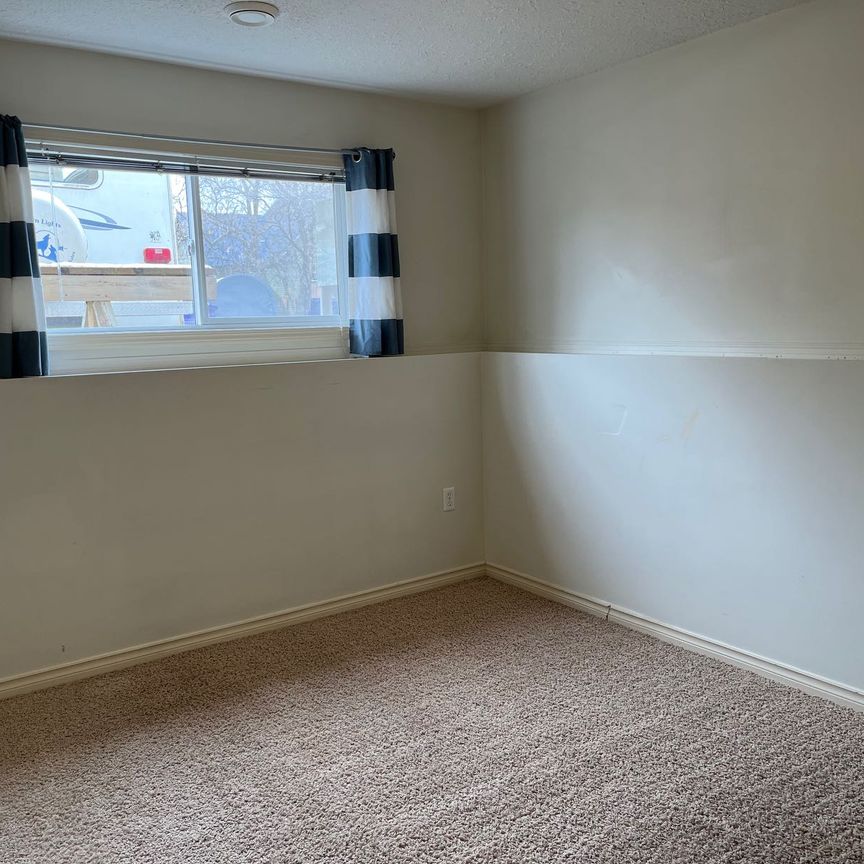 4plex in Olds - Photo 1