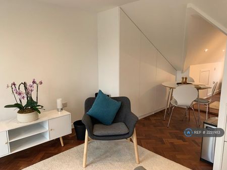 Studio to rent - Photo 3