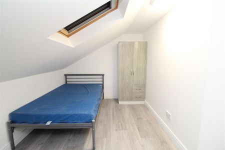 6 bedroom house to rent - Photo 3