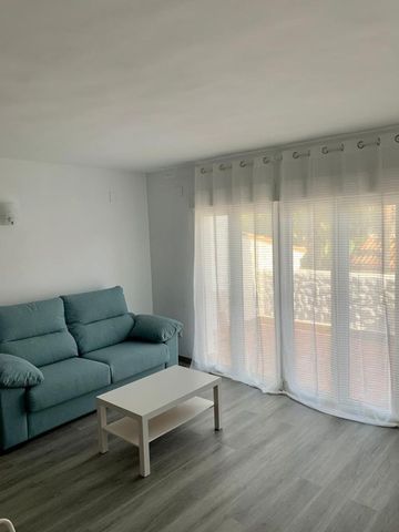 Middle Floor Studio in El Paraiso - Photo 3