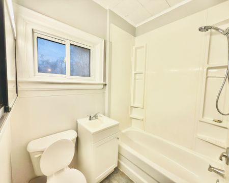 For Lease - 212 Bradford Street Unit# MAIN, Barrie, Ontario - Photo 5