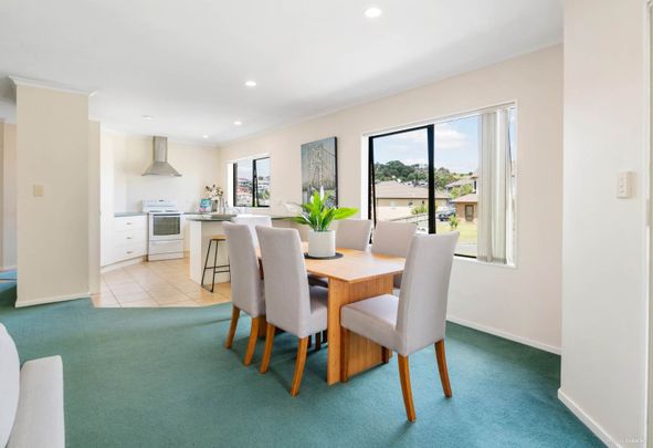 SPACIOUS THREE LEVEL HOME- FOUR BEDROOMS-OREWA! - Photo 1