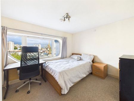 2 bedroom penthouse to rent - Photo 5