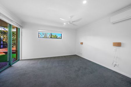 34 Kingarry Circuit, Merrimac QLD 4226 - House For Rent | Domain - Photo 4