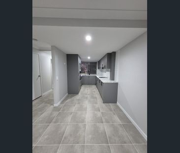 Renovated Townhouse in the heart of Robina, with new Patio! - Photo 5