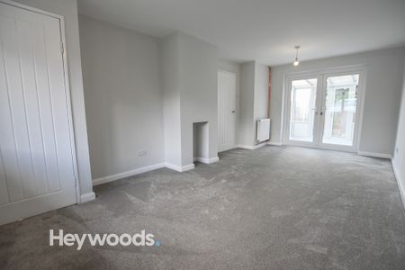 2 bed town house to rent in Humber Way, Newcastle-under-Lyme, Staffordshire - Photo 2