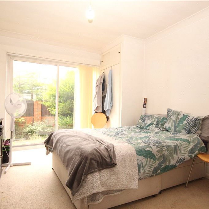 Woodlands Court, Woking, Surrey, GU22 7RY - Photo 1