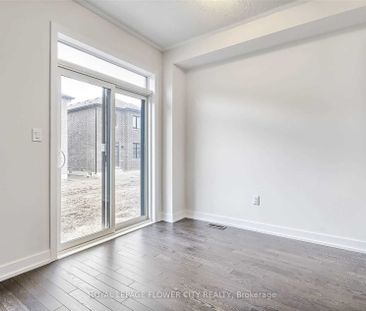 Detached Home For Lease | W8147492 - Photo 2