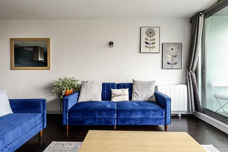 2 bedroom flat to rent - Photo 2