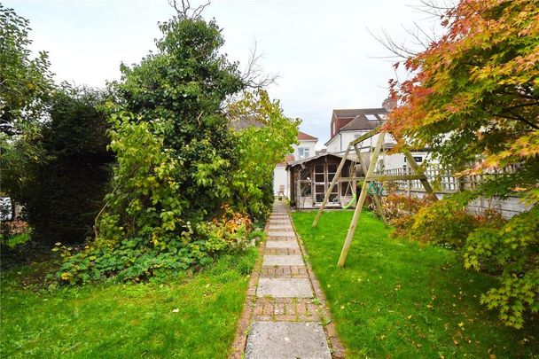 4 bedroom semi-detached house to rent - Photo 1