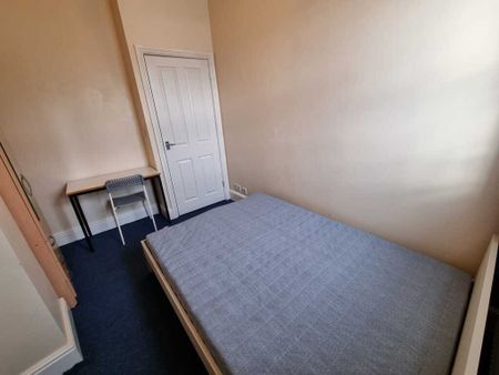 4 Bed Student Accommodation - Photo 5