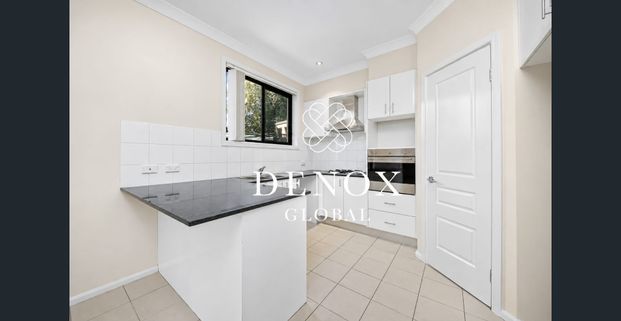 Beautiful 4 bedroom townhouse in a leafy area close to Norwest Metro - Photo 1
