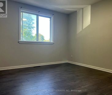 45 HUNTSMAN CRESCENT - Photo 2