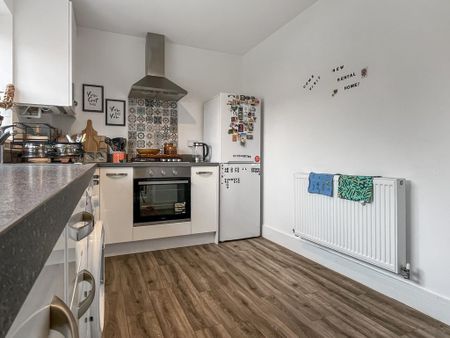 1 bedroom coach house to rent - Photo 3