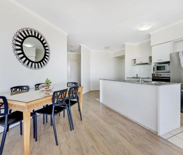 Fully Furnished Beachfront Apartment - Photo 3