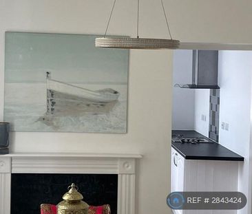 3 bedroom terraced house to rent - Photo 2