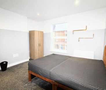 5 bedroom terraced house to rent - Photo 5