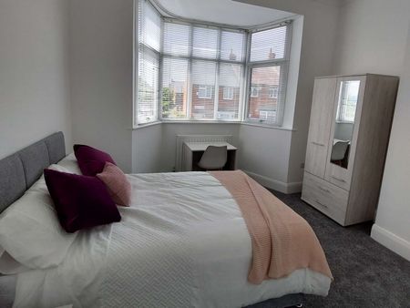 Beautiful -Luxury Co Living in NE4 - 6 Person Shared house - Photo 3