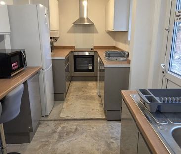 Room in a Shared House, Kingswood Road, IG3 - Photo 4