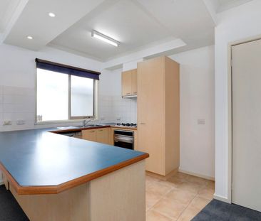 APARTMENT WITH COURTYARD - Photo 5