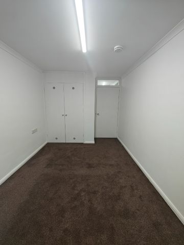 1 Bed Flat, Tyrell Court, SO18 - Photo 4