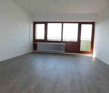 ***Renoviert und bezugsfertig... große 2-Zimmerwohnung mit Balkon zentral gelegen*** - Foto 5