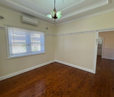 Charming 2 Bedroom House in Convenient Adamstown Location - Photo 6