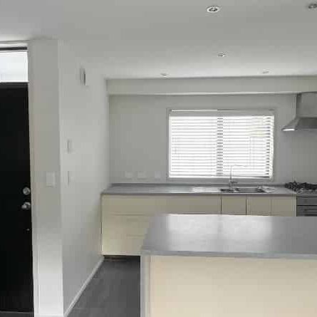 2 Bedroom Townhouse + Spacious Rumpus Room - Photo 1