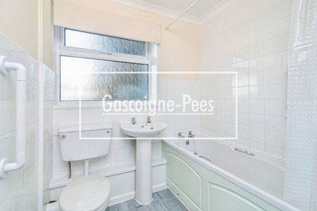 Tadley, RG26 - Photo 4